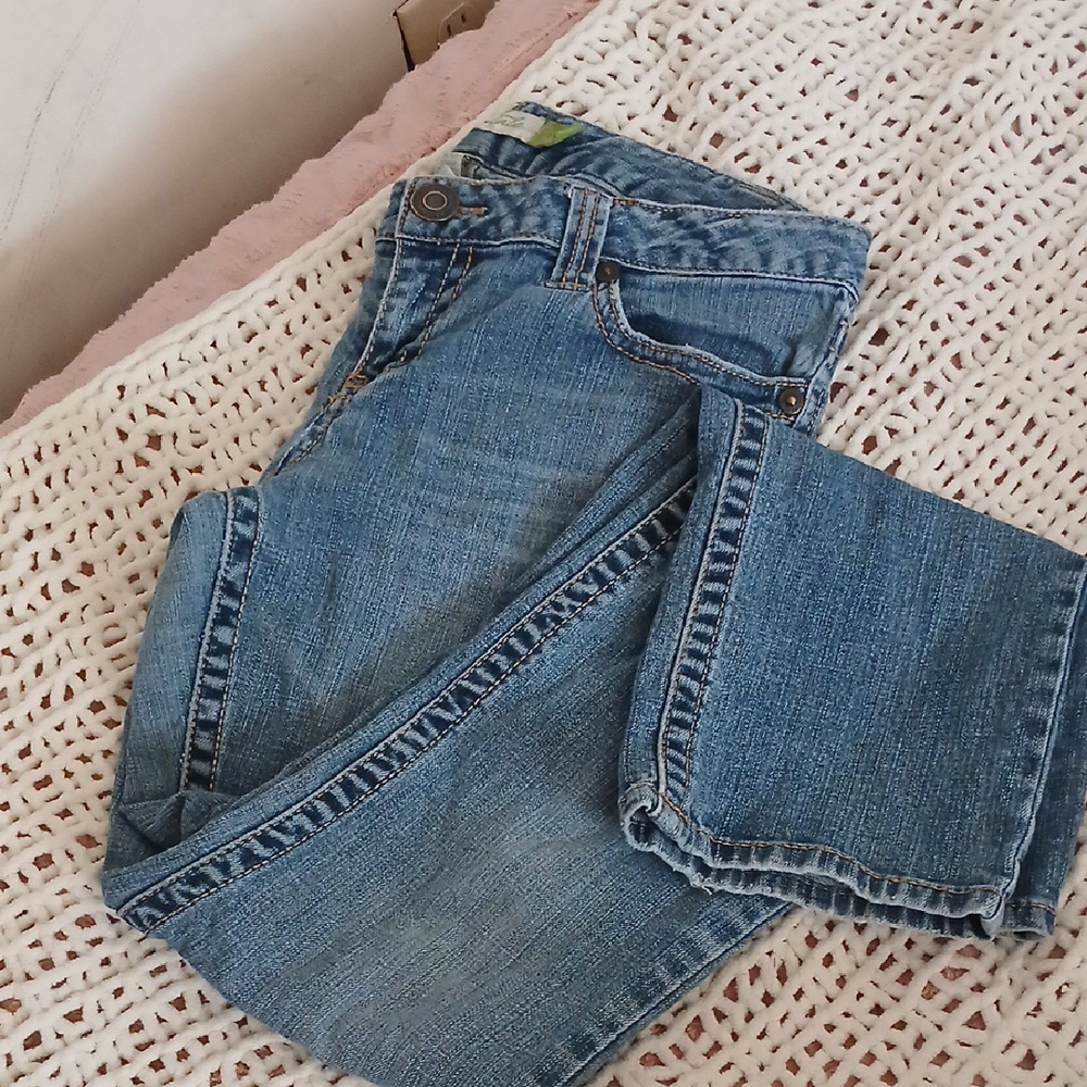 Blue Straight Leg Jeans with Classic Style